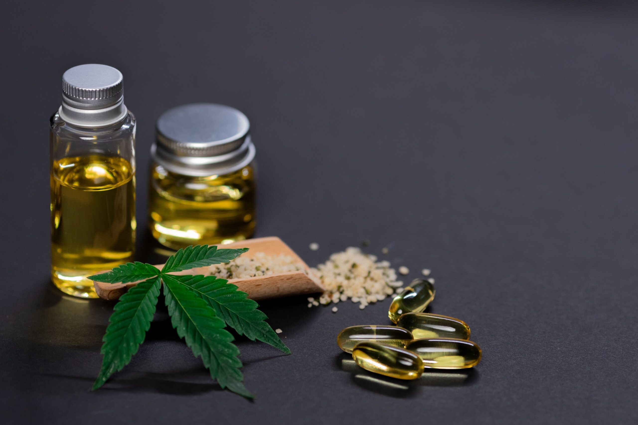 Rizikové produkty predávané ako CBD alebo CBG – rozhovor na STVR s Ľubomírom Okrúhlicom